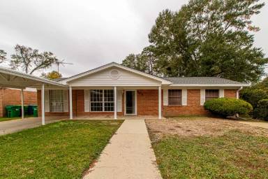 Main picture of 7213 Knollwood Dr