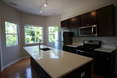 Main picture of 1801 W School St