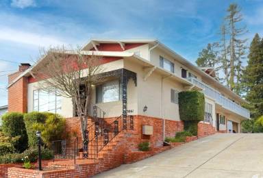 Main picture of 3861 Buell St