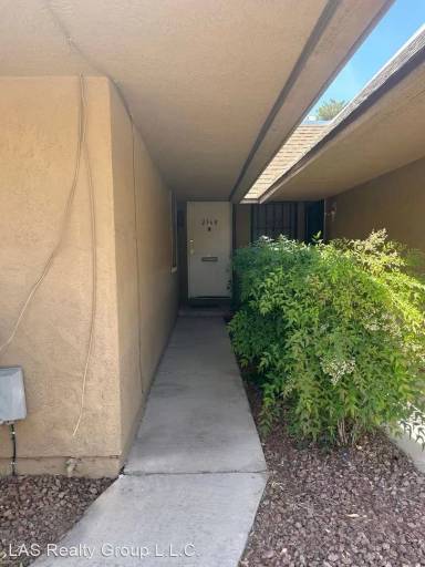 Main picture of 2568 Paradise Village Way