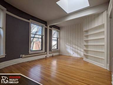Main picture of 1216 N Dearborn St