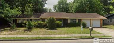 Main picture of 2233 Popps Ferry Rd