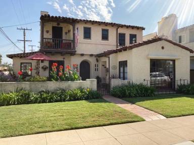 Main picture of 4316 E Massachusetts St