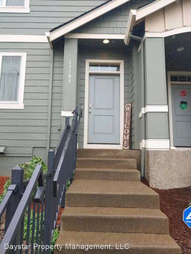 Main picture of 17108 SE Crossroads Ave