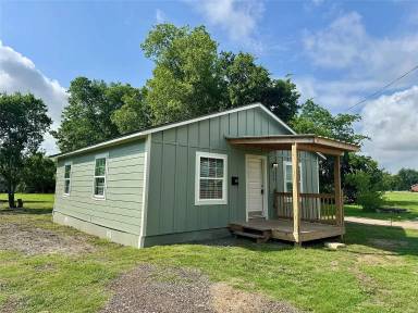 Main picture of 924 Gurley Ln