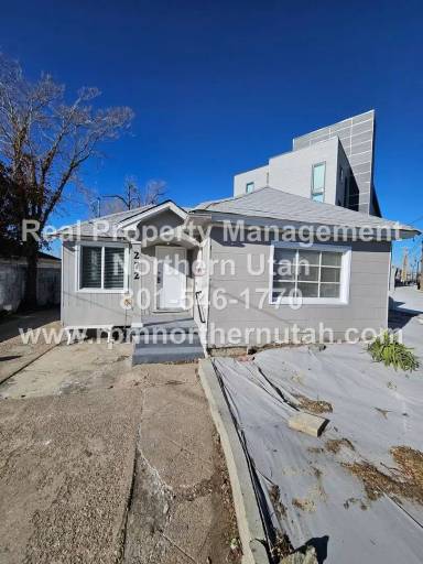 Main picture of 272 S State St