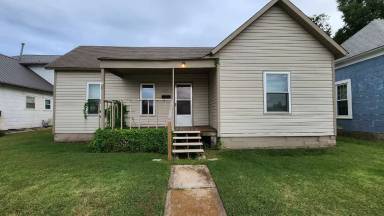 Main picture of 1613 W Noble Ave