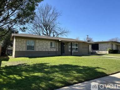 Main picture of 482 Cherry Ridge Dr