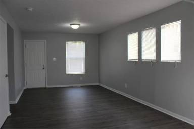 Main picture of 403 S Monroe Ave