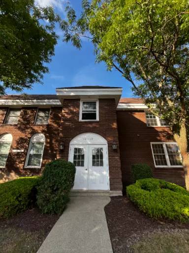 Main picture of 10 Bristol Dr