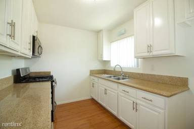 Main picture of 620 N Marengo Ave