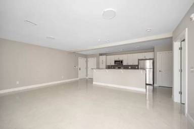 Main picture of 960 Main St