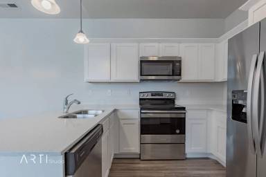 Main picture of 1834 W Newcastle Ln