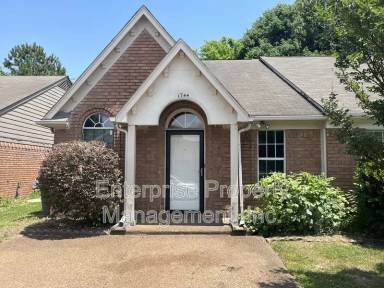 Main picture of 1744 Camille Way
