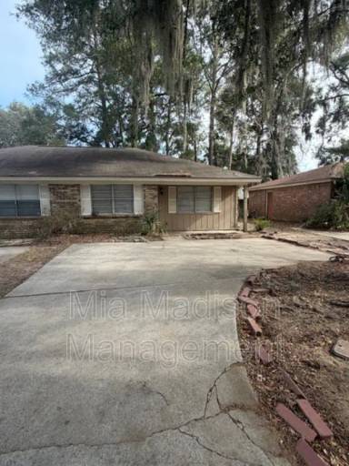 Main picture of 113 Ladonna Dr