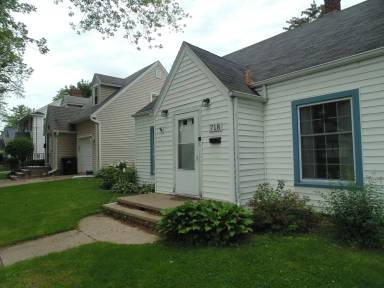 Main picture of 718 E Circle St