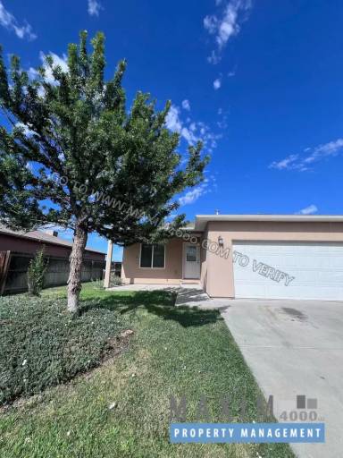 Main picture of 415 1/2 Chert Dr