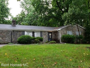 Main picture of 305 Clarendon Cres