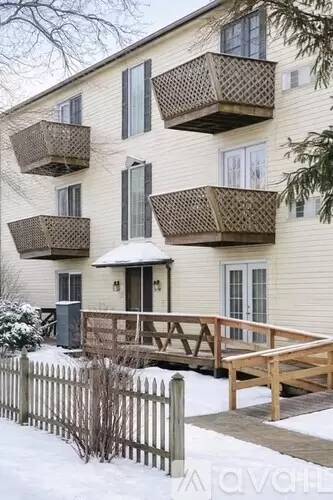 Main picture of 329 Quist Ct