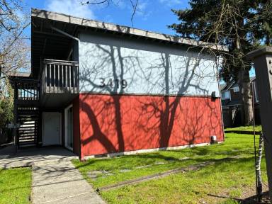 Main picture of 3419 S 43rd St
