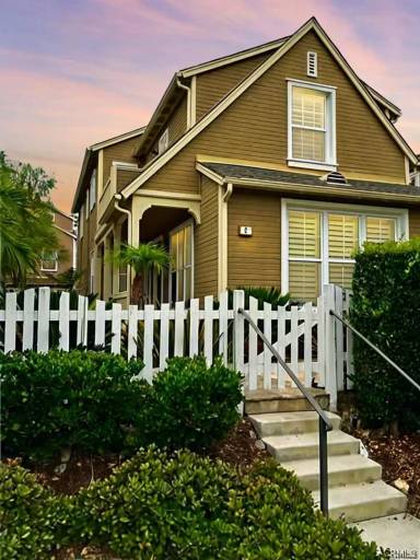 Main picture of 6 Evergreen Rd