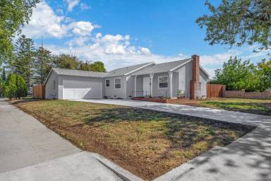 Main picture of 4827 Dundee Rd
