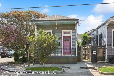 Main picture of 940 N Rendon St