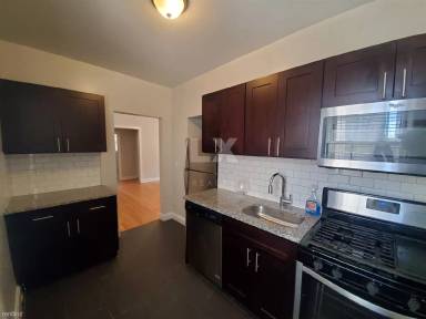 Main picture of 1437 W Lunt Ave