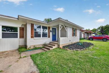 Main picture of 324 N Shore Pl