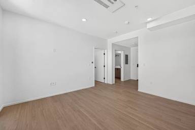 Main picture of 4080 32nd St