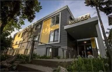 Main picture of 2533 3rd Ave S