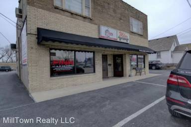 Main picture of 133 1/2 1st Ave W