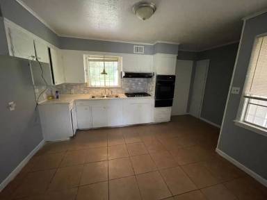 Main picture of 3229 Valley View Dr