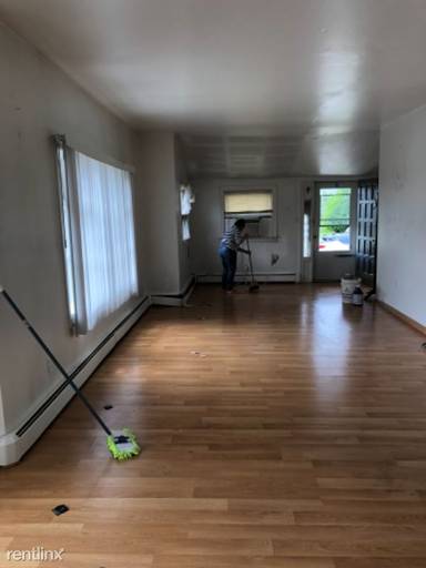 Main picture of 206 Lyons Ct
