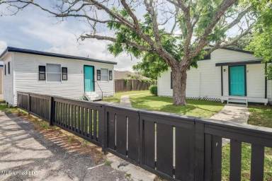 Main picture of 1812 Market St