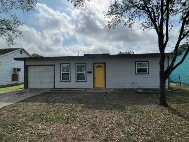 Main picture of 4942 Carroll Ln