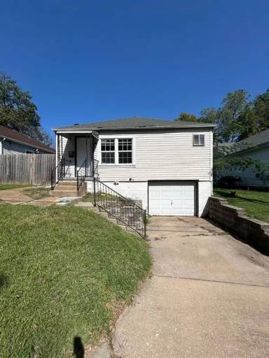 Main picture of 325 New York St