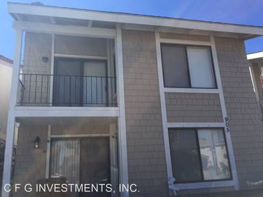 Main picture of 905 E Balboa Blvd