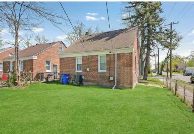 Main picture of 20501 Gilchrist St