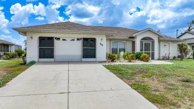 Main picture of 260 Rotonda Cir