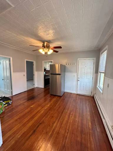 Main picture of 121 Grove St
