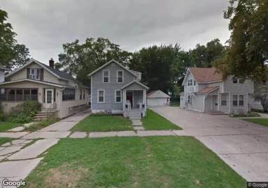 Main picture of 334 S Van Buren St