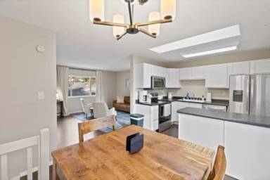 Main picture of 4985 Artistic Cir