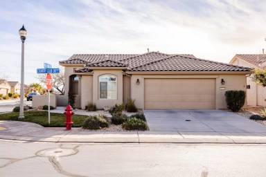 Main picture of 1353 Country Club Dr