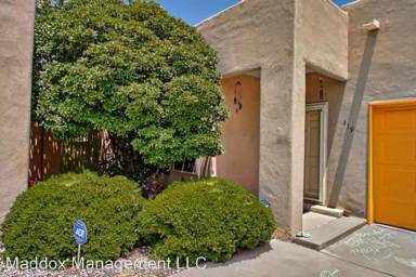 Main picture of 409 Phoenix Ave NW