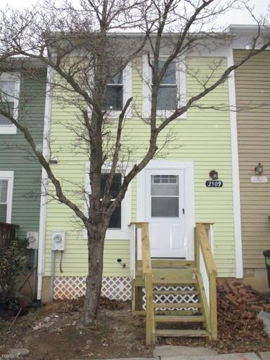 Main picture of 2909 Lisage Way