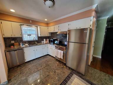 Main picture of 3725 Park Ave