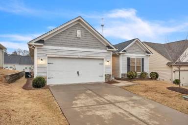 Main picture of 444 White Peach Way