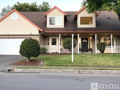 Main picture of 2940 NE Beech Dr