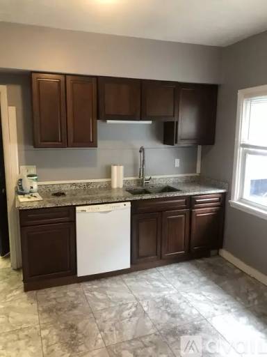 Main picture of 1297 Warren Rd